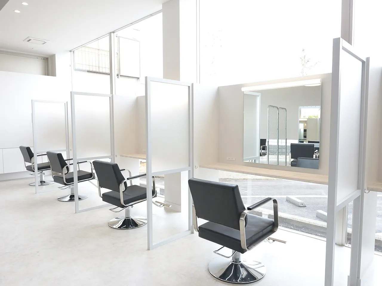 NAGAURA店 スタイリスト / 契約社員